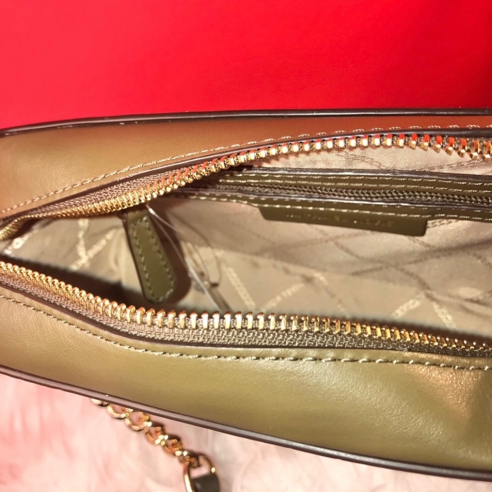 🌺 NEW MK MICHAEL KORS OLIVE CROSSBODY butterflies - Picture 8 of 8